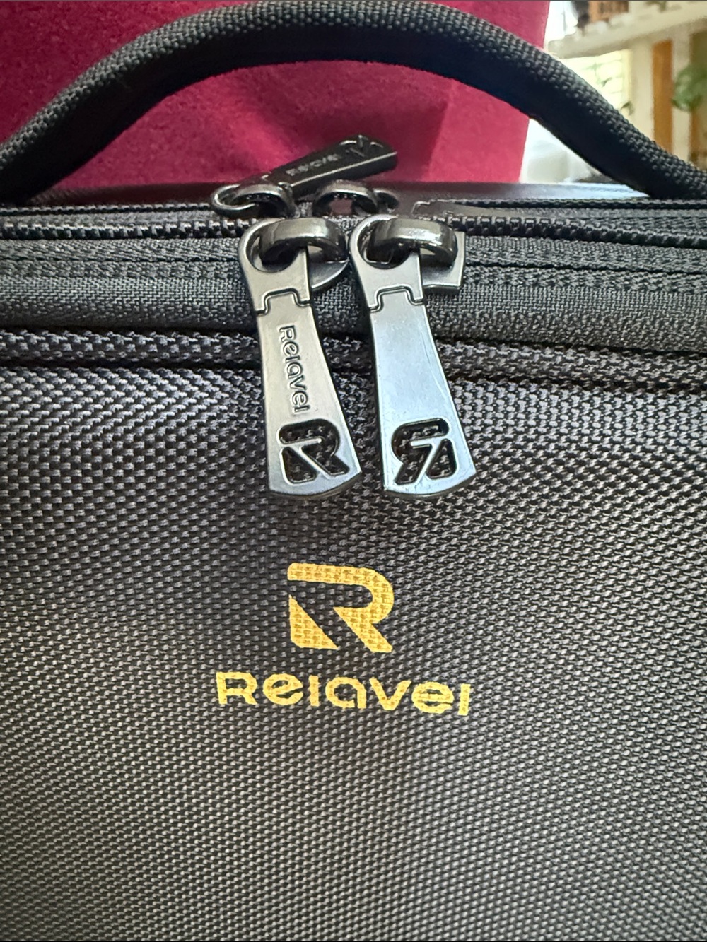 Relavel Professional Makeup Train Case- Excellent Condition View 2